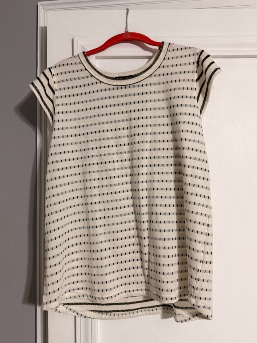 Staccato Cream Tee with Black Dotted Stripes
